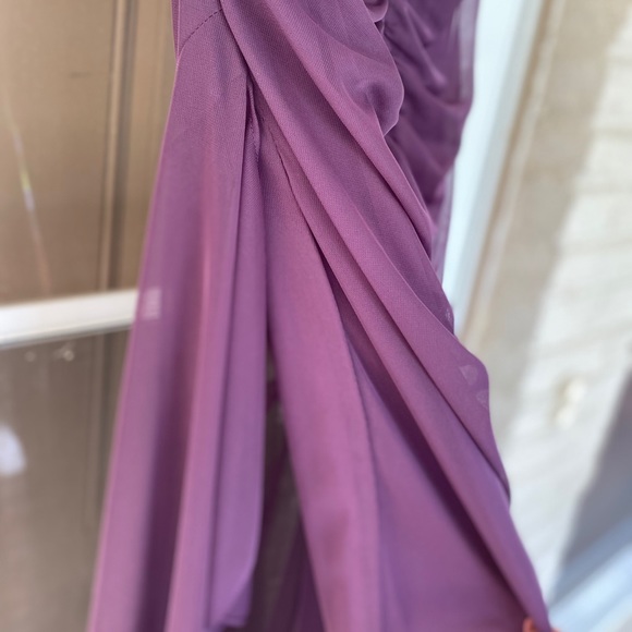 Long lacey dress - Picture 10 of 16